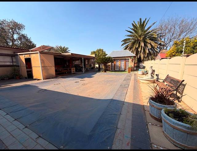 3 BEDROOM HOUSE FOR SALE IN GOLF PARK